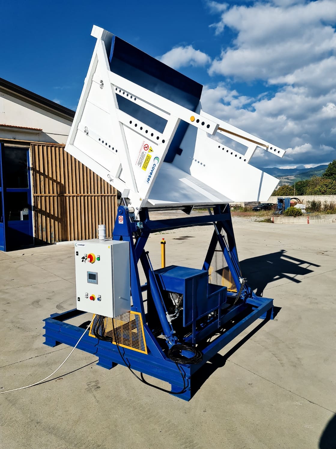Basculadores de Caixas (Bin Tippers)